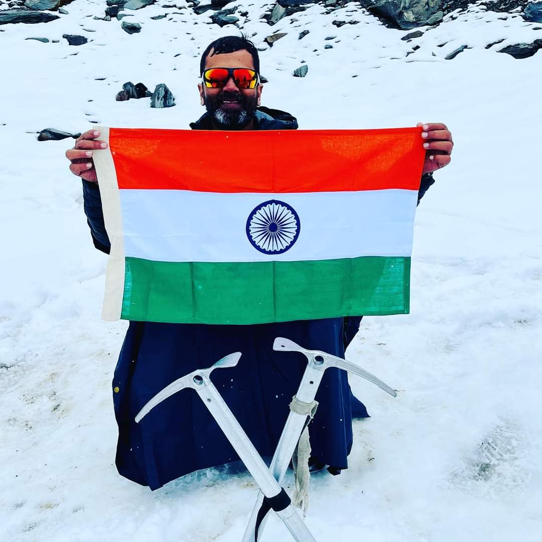 NiravMasrani's tweet photo. #Superintendent_of_police @hareshdudhat
#Height_gaining of 15100 #feet of #Kshitidhar_base_camp. https://t.co/r8K1SRWth8