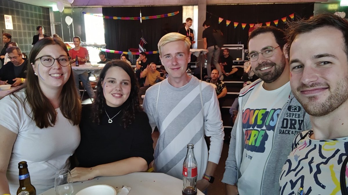 Die #EhefürAlle wird über Parteigrenzen hinweg gefeiert 😍🥳🌈 #JaIchWill