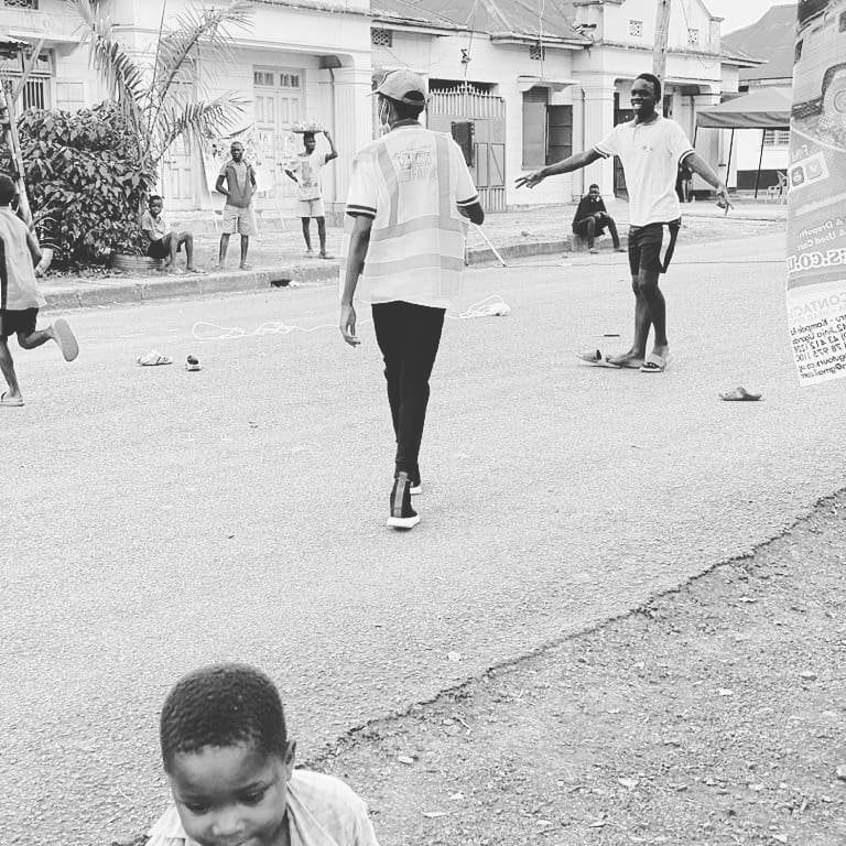 Dhatbwoydttimo's tweet photo. Creating a world where kids can play in roads safely
#carfreeday2021 
#girls4climateaction https://t.co/EBsTAiiEV5