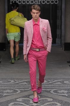 CoachKWright12's tweet photo. 500 likes on this post and @KevinInlow will sport an outfit similar to this next Saturday night!  👀 #DigPink #500Fans https://t.co/JDLPEX8pVM