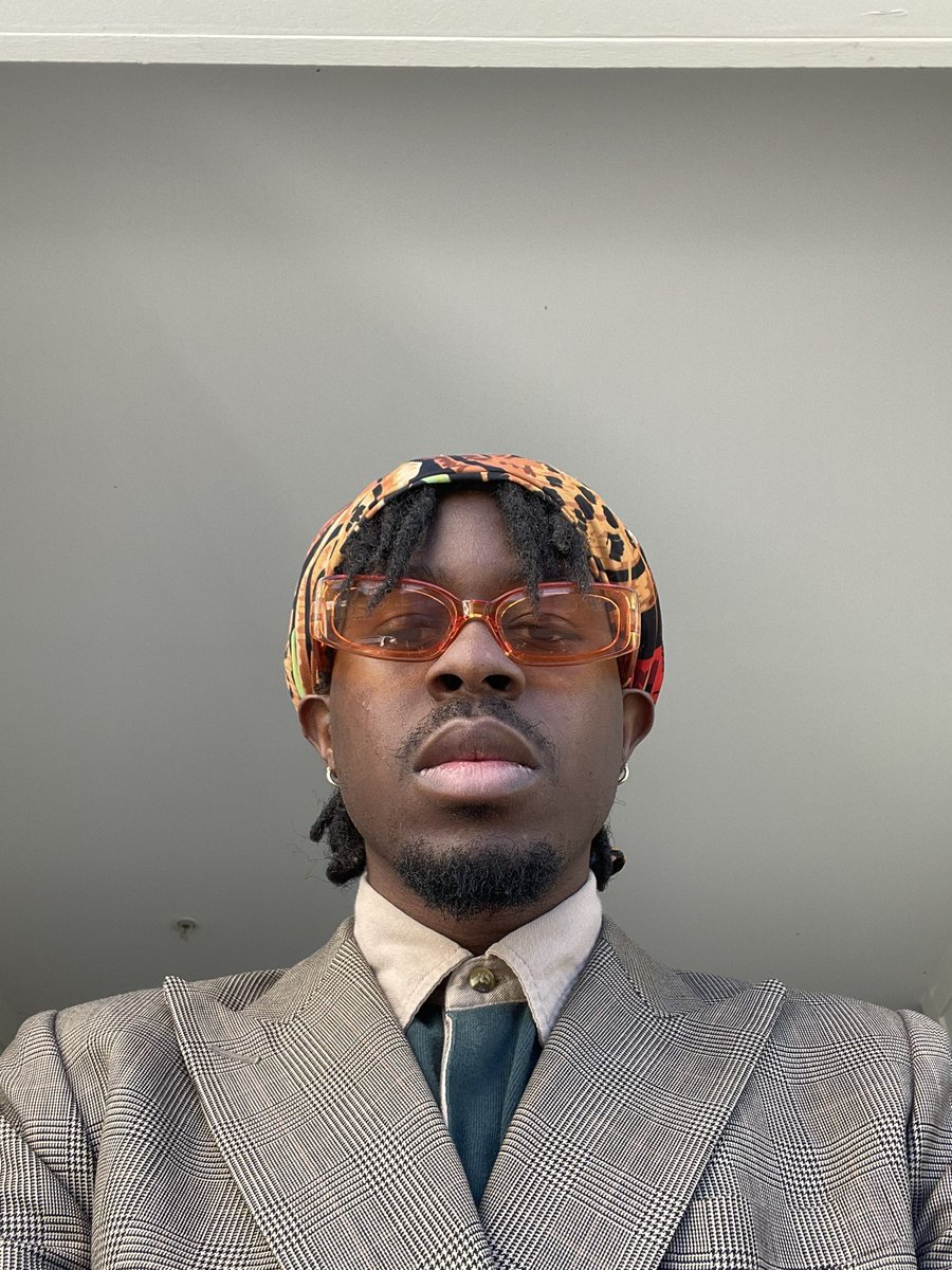 BHAREBOY's tweet image. the artist.                     the art.