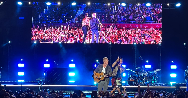 Yapsody's tweet photo. A few glimpses of yesterday's amazing performance by @OldDominion at @NorthernQuest!
PC 📷: Steve Seiden
.
.
#olddominion #musicconcert #countrymusic #spokane #northernquest #washington #airwayheights https://t.co/YG4eNAFqyz