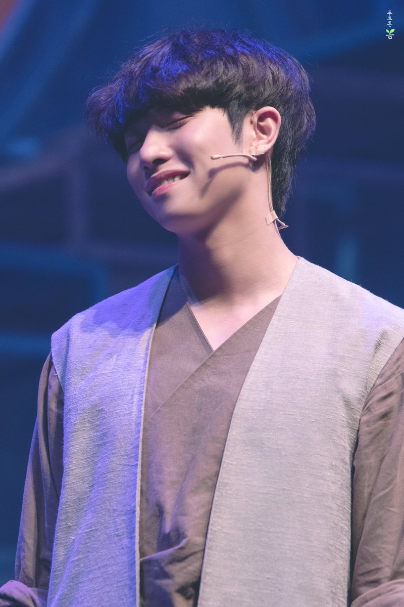 bloominspringM's tweet photo. 210923 풍월주
사담 :: #박준휘 https://t.co/hoT04SBBDq