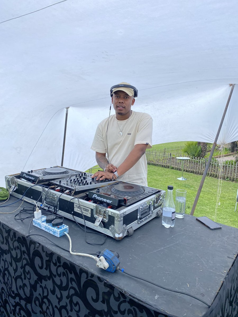 Umjolo Season Is Upon Us 👮‍♀️

500 Retweets I Drop Umjolo Let’s Go !!