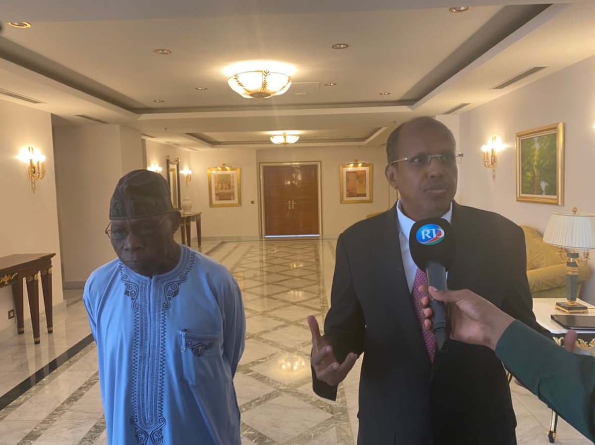 ymahmoudali's tweet photo. Point de presse avec SE M. Olesegun Obadanjo , haut représentant de l’Union Africaine pour la Corne de l’Afrique après sa rencontre avec le Pdt Guelleh . Mr Obasanjo est mission de consultation des leaders de la région . https://t.co/jKsFkIasUY