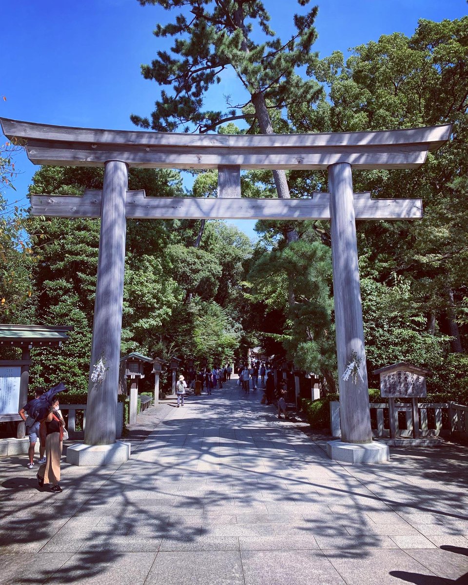 collection_hill's tweet photo. Visited Samukawa shrine at Autumn Equinox Day, where is very famous for one of spiritual spots, positioning on ray line in Japan, especially, the sun’s energy focuses on here, so strong! 😵☀️
#samukawashrine #寒川神社 #rayline #spiritual #AutumnEquinox #autumnequinox https://t.co/4465u6buX5