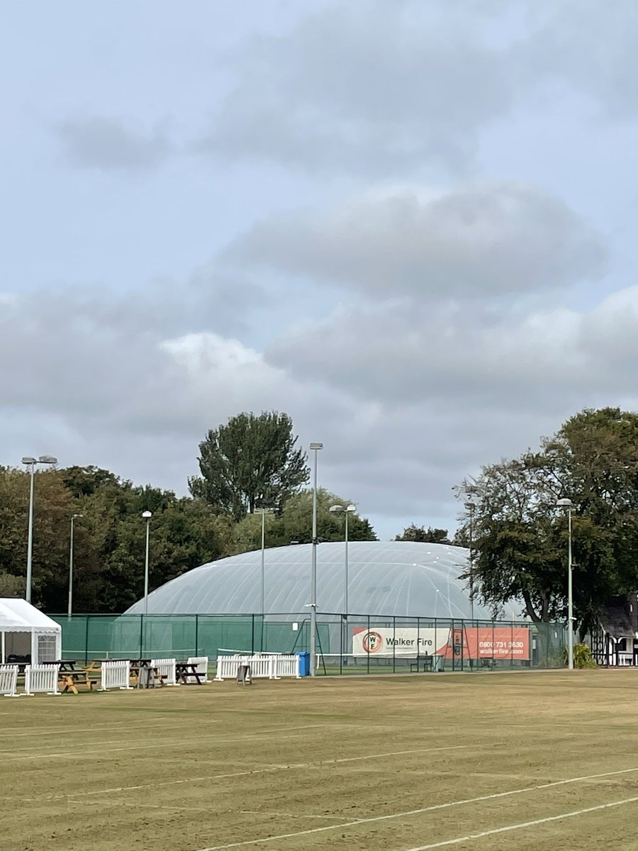 LythamTennis's tweet photo. The Dome is back #ourbubble many thanks to @covairdomes for providing and erecting in just 3 hours #letitrain a great facility for club members in the winter 🎾🎾🎾 https://t.co/gBwZCQC6bJ