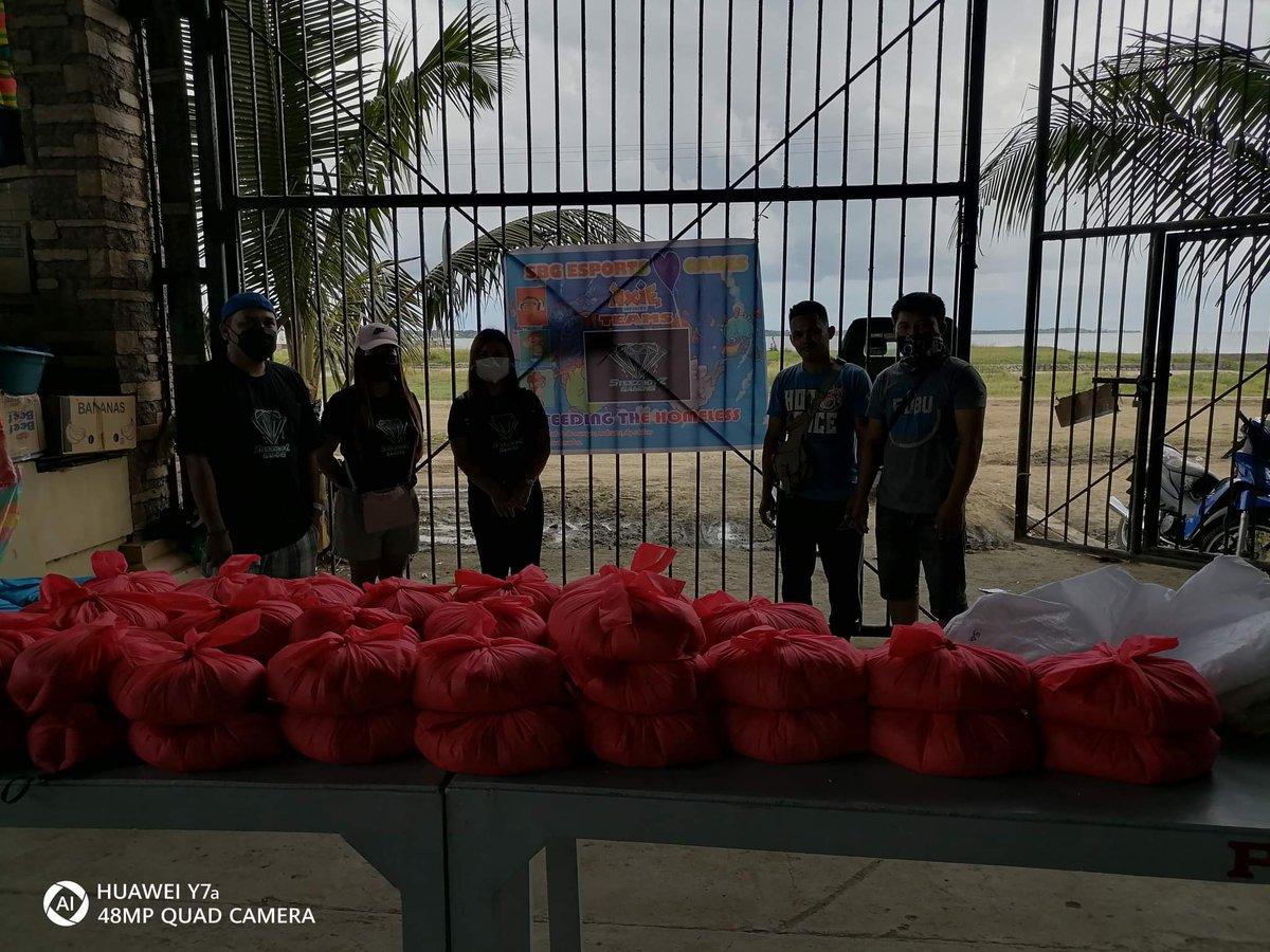 TingsonManilyn's tweet photo. A succesful community service for the fire victims of San Carlos City Negros occidental,phil..sponsored by @steezboyzgaming axie team.
Special  thanks to @SEANvsALL,@TumTeezi and @ApesRacing. https://t.co/BMClA5kM6e