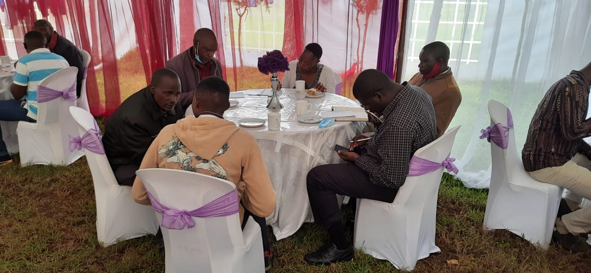Faraja_KE's tweet photo. The training comprised of various debriefing sessions which contribute to #selfawareness and #socialwellness of the #prisonofficers
#capacitydevelopmentprojects
#performanceforchange
#farajafoundationcares https://t.co/sEM9N77gzQ