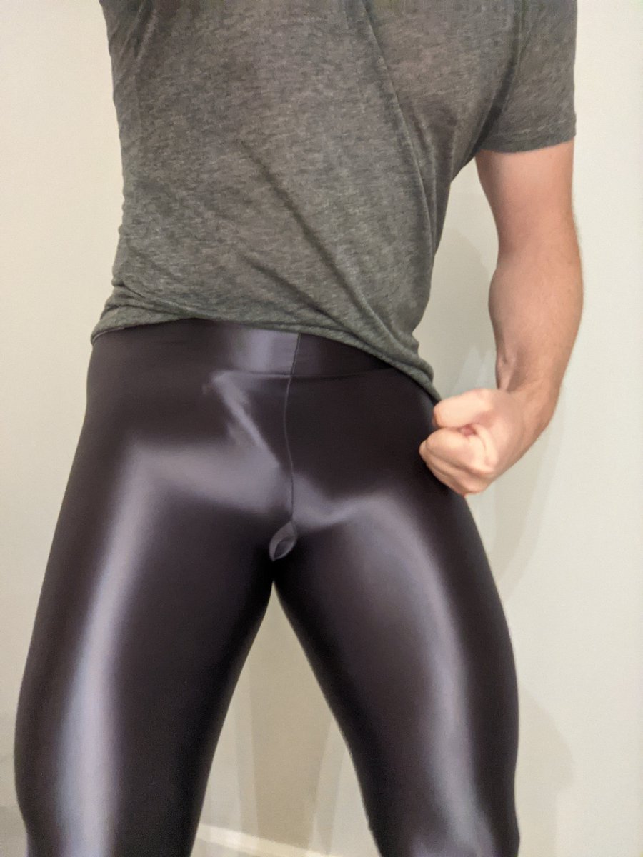 Lycra Toronto ➡️ IML 2024 on X: 7. Silver Leohex tights. Big shout out to  @skintightness for introducing me to these!  / X