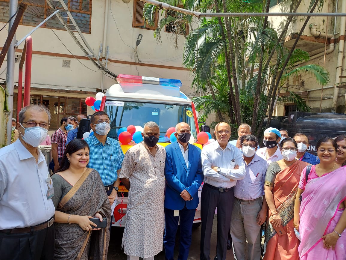 techmahindracsr's tweet photo. Moments from the ambulance handover ceremony to the #InstituteofChildHealth in Kolkata. The fully-equipped ambulance was part of our #AmbulanceDonation Drive and was handed over by Sujit Bakshi, President - Corporate Affairs, @tech_mahindra &amp; #DebashisKumar, MLA...

#RiseforGood https://t.co/ZpbrqSZ7i6