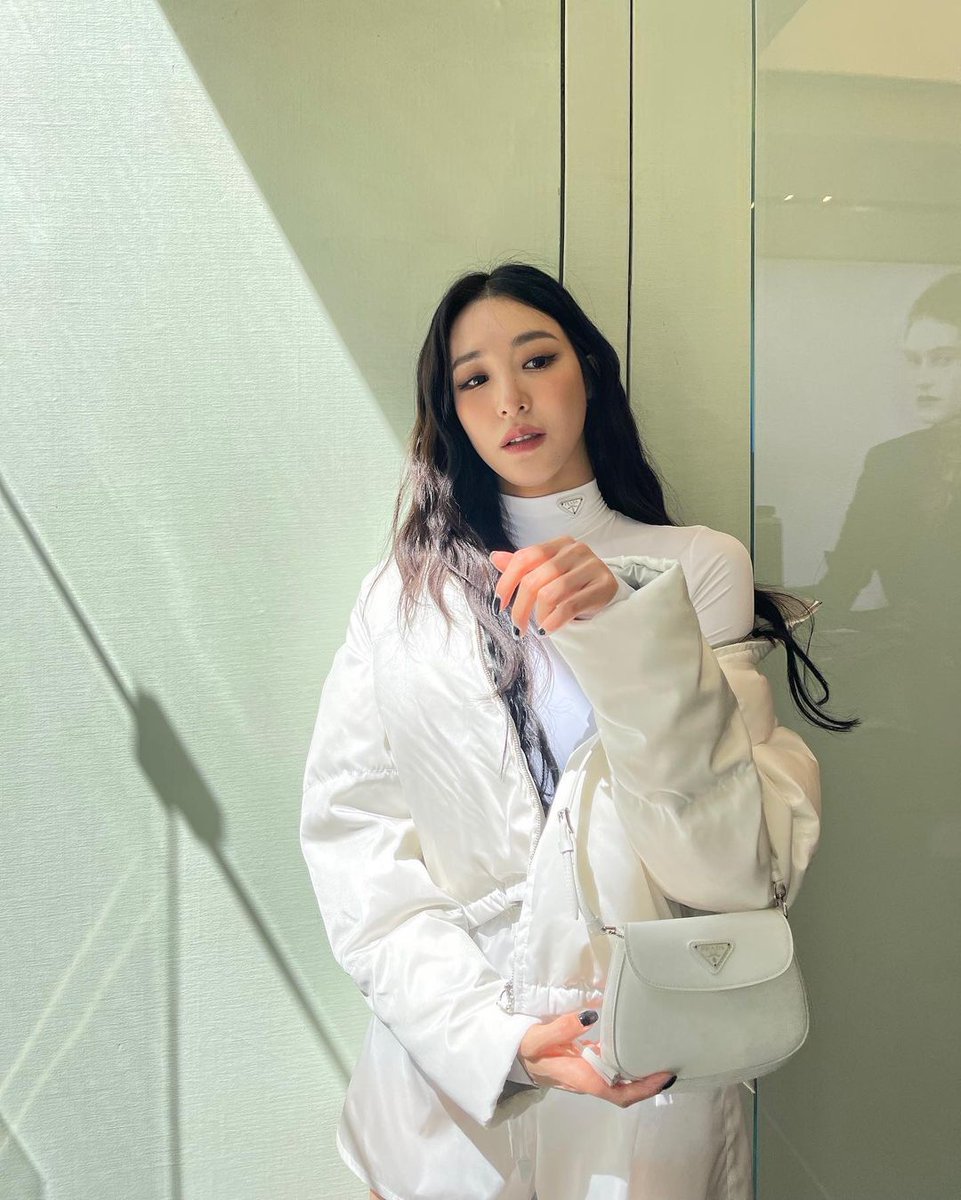 msserratiff's tweet photo. not even october yet &amp; already waiting @prada #pradaSS22 #ad https://t.co/iZiT4hhYpb