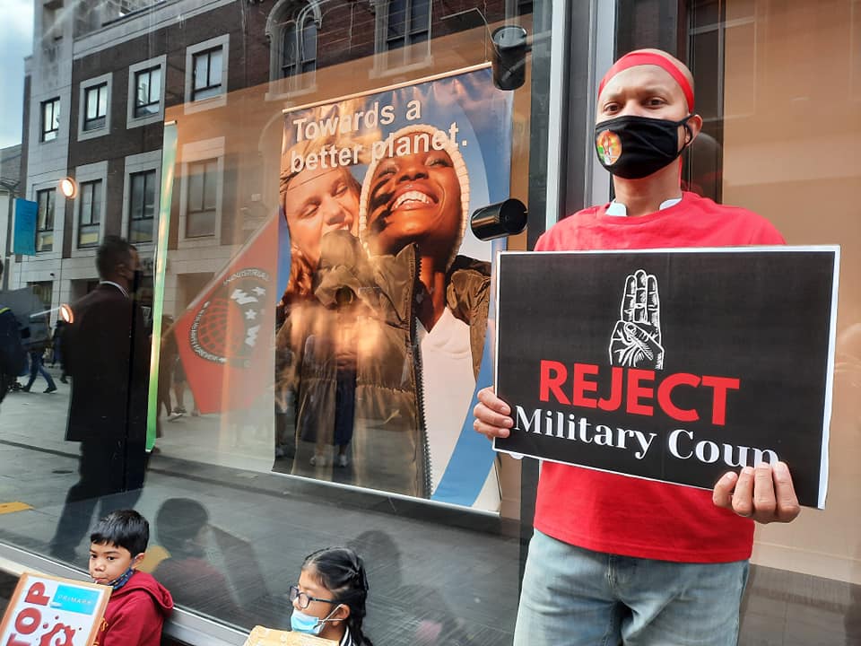 GlobalMayDayNet's tweet photo. Blood Money Campaign reached #Dublin. Comrades of the @IWW together with other supporters rallied in front of the @Primark store at Mary Street: https://t.co/mfBDHrTzwu

#BloodMoneyMyanmar
#UnitedAgainstTheJunta
#FreezePaymentsTroJunta https://t.co/NPdqBYuopV