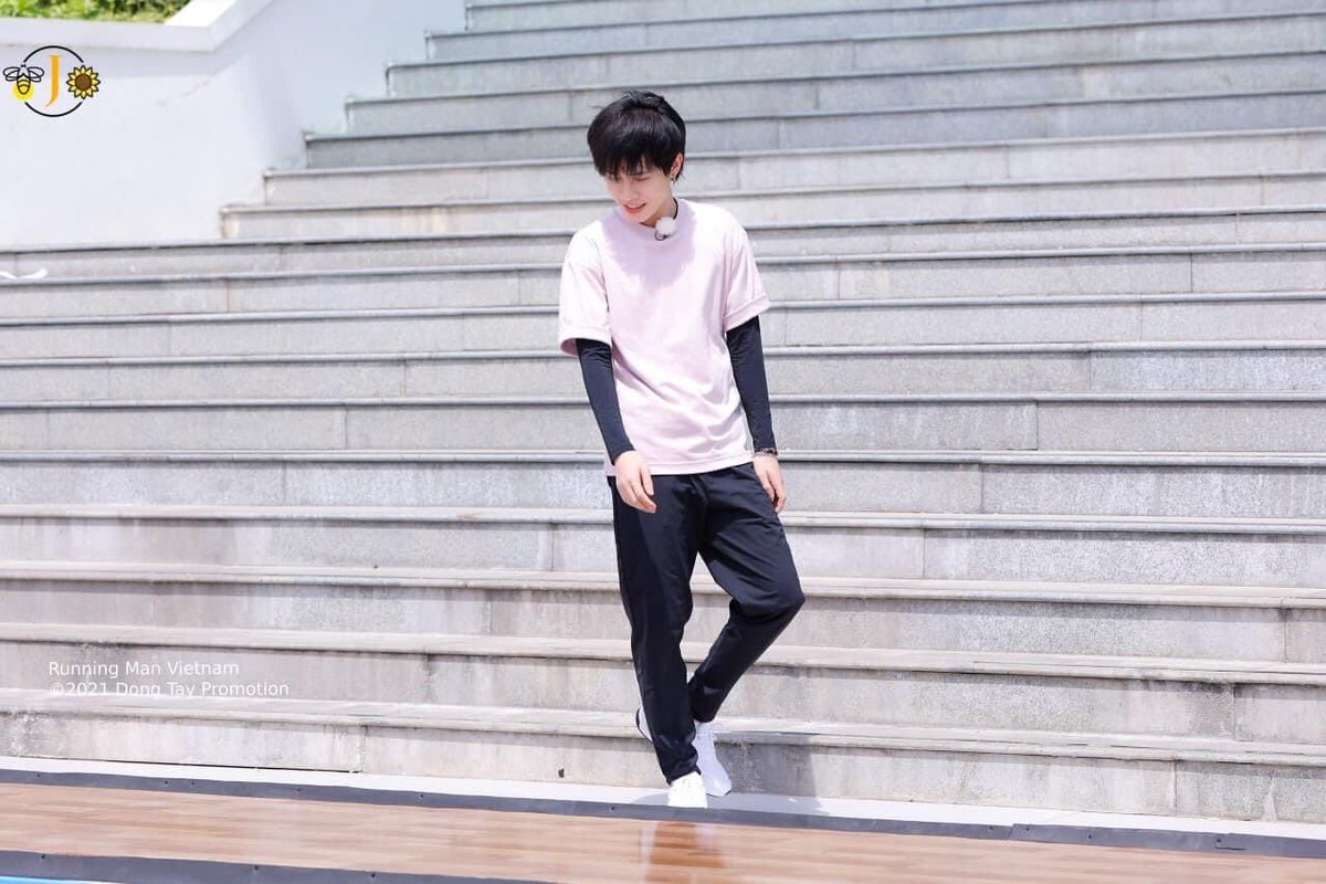 OanhOanh94er's tweet photo. JACK TẠI ĐẠI HỘI THỂ THAO RUNNING MAN
#JACKxRunningMan
#RunningMan
#JackJ97
@phuongtuan_j97 
🌻🌻🌻 https://t.co/5MghRMWpiu