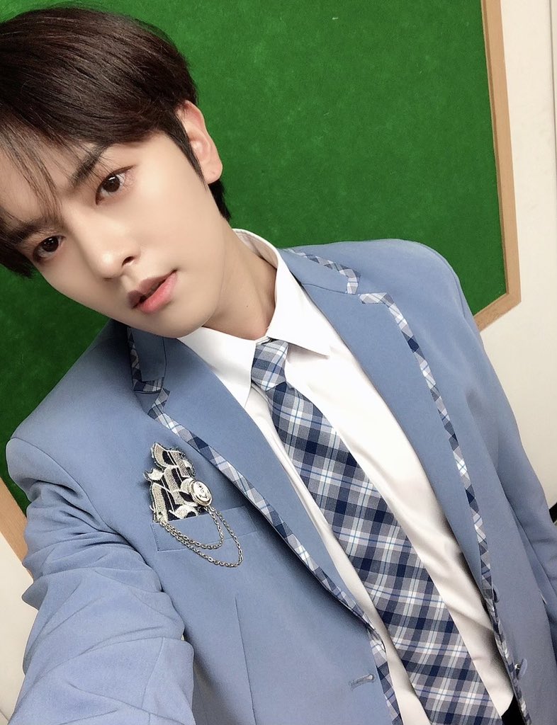 ONEUS on Twitter: “[#RAVN] 🌹🔥 댄스부 MVP입니다! 🙌🙌🙌 https://t.co/GIwwWSSZAm