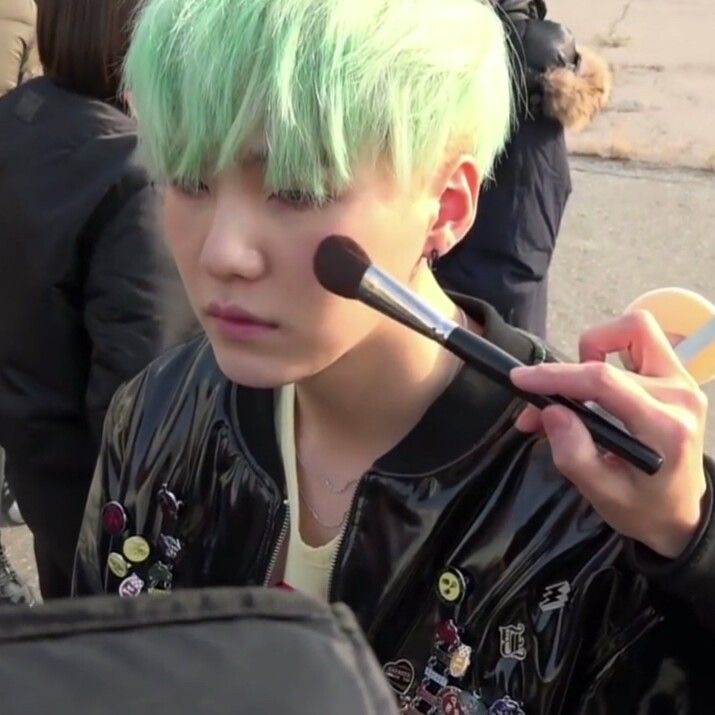 hourly yoongi tweet media