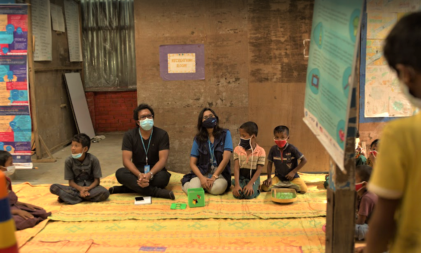 UNVBangladesh's tweet photo. @UNVolunteers are important responders from the initial days of the #Rohingyacrisis. @UNVBangladesh Country Coordinator @Aktaruddin_UN paid a visit to the Rohingya camps to experience the wonderful contributions of our #frontlinefighter UN Volunteers.
@UNVAsiaPacific @ShalinaMia https://t.co/LDK1oQVp2G