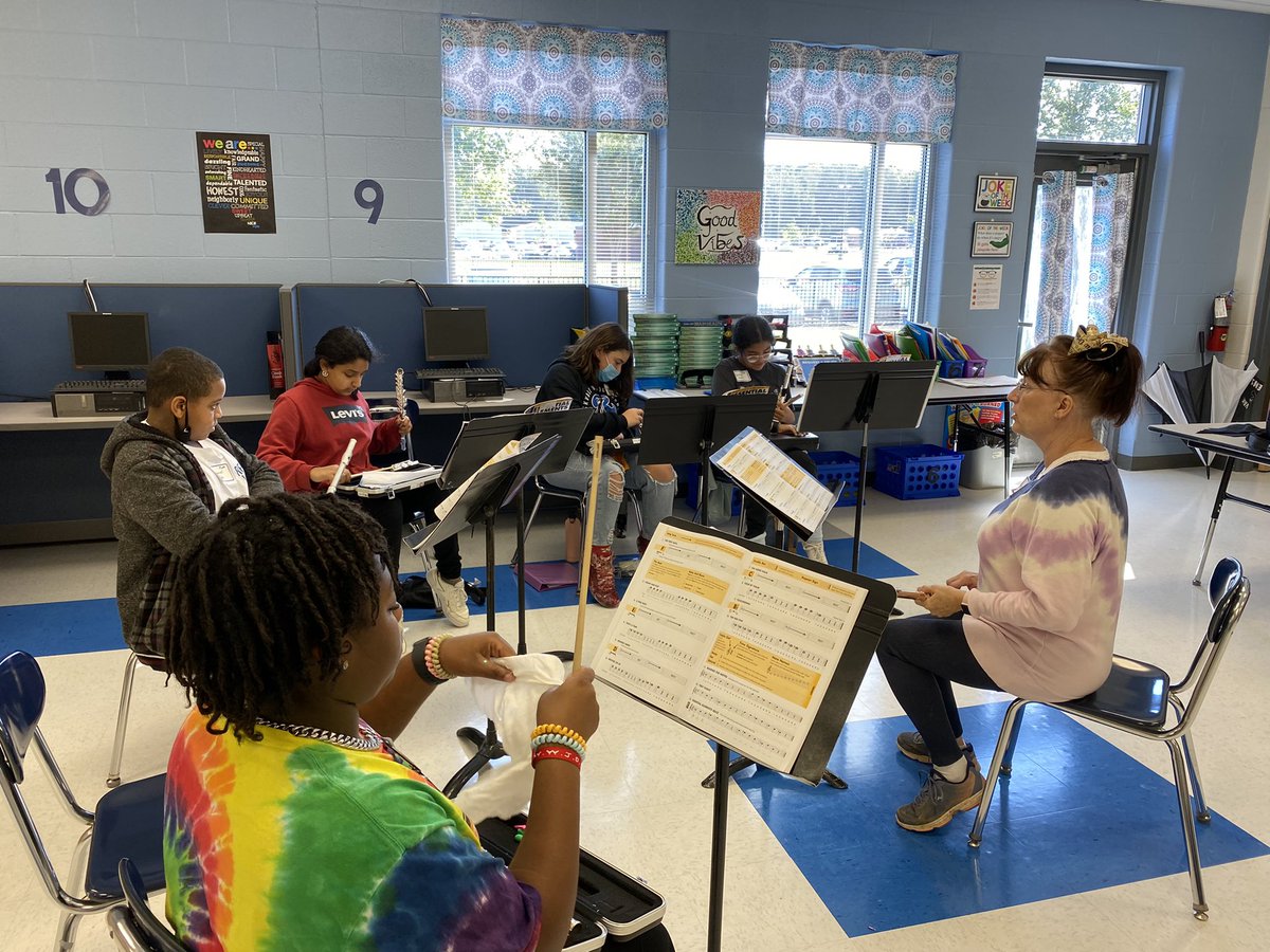 RockvaleMSband's tweet photo. We had an incredibly successful Jumpstart Day yesterday morning with our 76 beginning band students, 9 eighth grade helpers and 5 private instructors. I can’t wait to see how much they have learned and grown on Monday!  @RMSRavens https://t.co/SSvrRFVTEJ