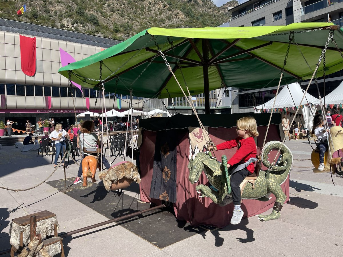 comusantjulia's tweet photo. 🏰 La Vila Medieval no s’atura❗️
📌 fins a les 20h, activitats per a tota la família
#vilamedieval https://t.co/jk4cFKENs3