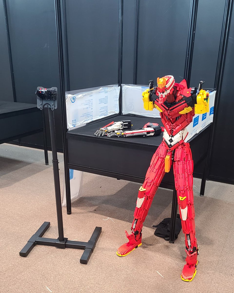 Lego Evangelion Unit2
I exhibited at the 2021BrickArtFesta. 

#lego #레고 #바이오니클 #bionicle #legostagram #legomoc #bioniclemoc #legomania #legomech #legomecha #레고창작 #Lecnic #buffoon #conceptart #브릭아트페스타 #brickartfesta #Evangelion #Asuka