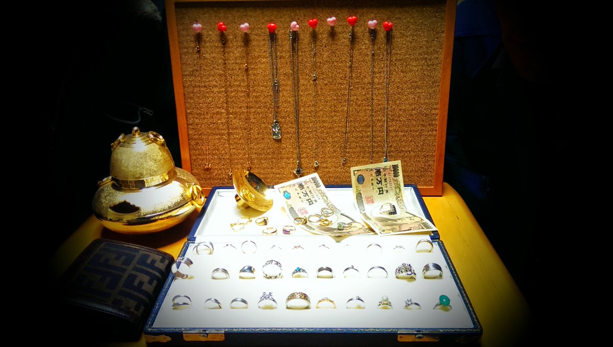 柿崎商会では貴金属やアクセサリーなどを買取させていただきます！🧐💍
お家で眠ったままになっている不要な貴金属やアクセサリーがありましたらご連絡ください！
即日買取にうかがい、現金にて買取いたします！
他のサービスと組み合わせて大幅値下げも可能です！
ご注文お待ちしております！🤑