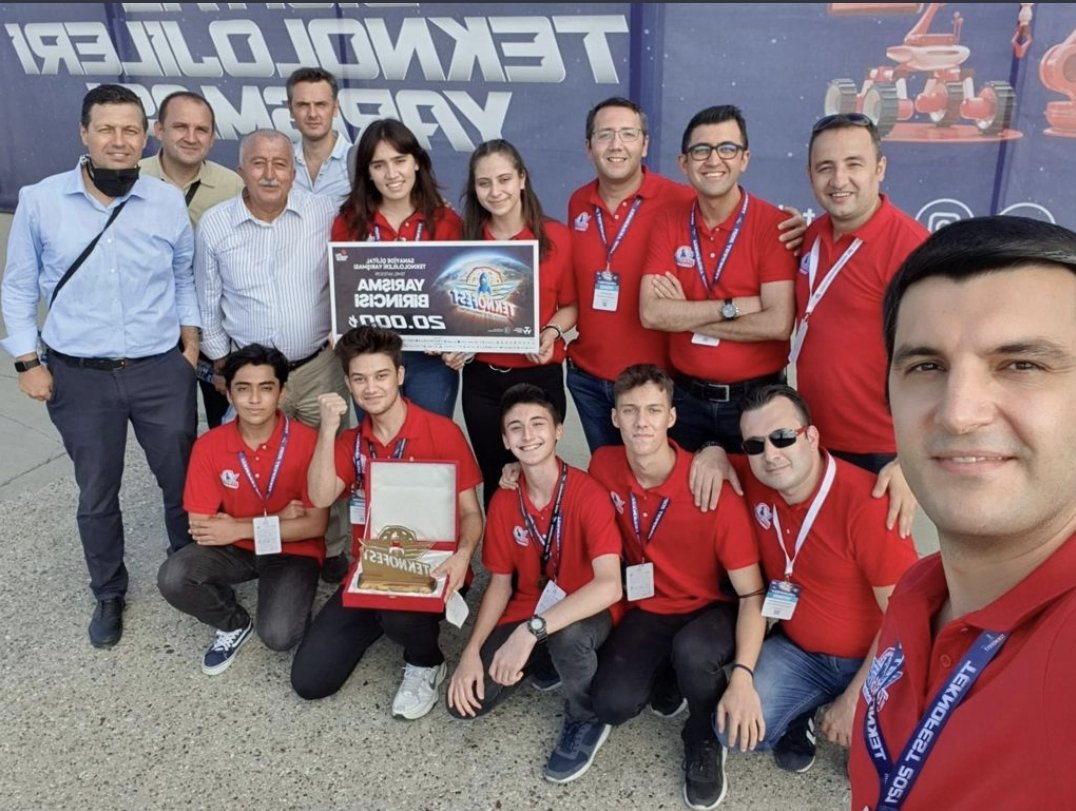 skaplankivircik's tweet photo. #TEKNOFEST’ten #Manisa'ya gururlandıran Birincilik Ödülü 🚀

"Sanayide Dijital Teknolojiler" kategorisinde birincilik kazanan Özel Manisa Organize Sanayi Bölgesi Mesleki ve Teknik Anadolu Lisesi öğretmenlerimizi ve öğrencilerimizi tebrik ediyorum
#MOSB
#MOSTEM
@varank 
@TCSanayi https://t.co/atMKKF45jx