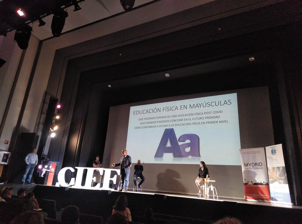 OrtegahOrtega's tweet photo. Grandes #rEFerentes de #edufis #CIEF2021 @sebastiani64 @Teresalleixa @dblazquez29 https://t.co/3EJYnHLxeB