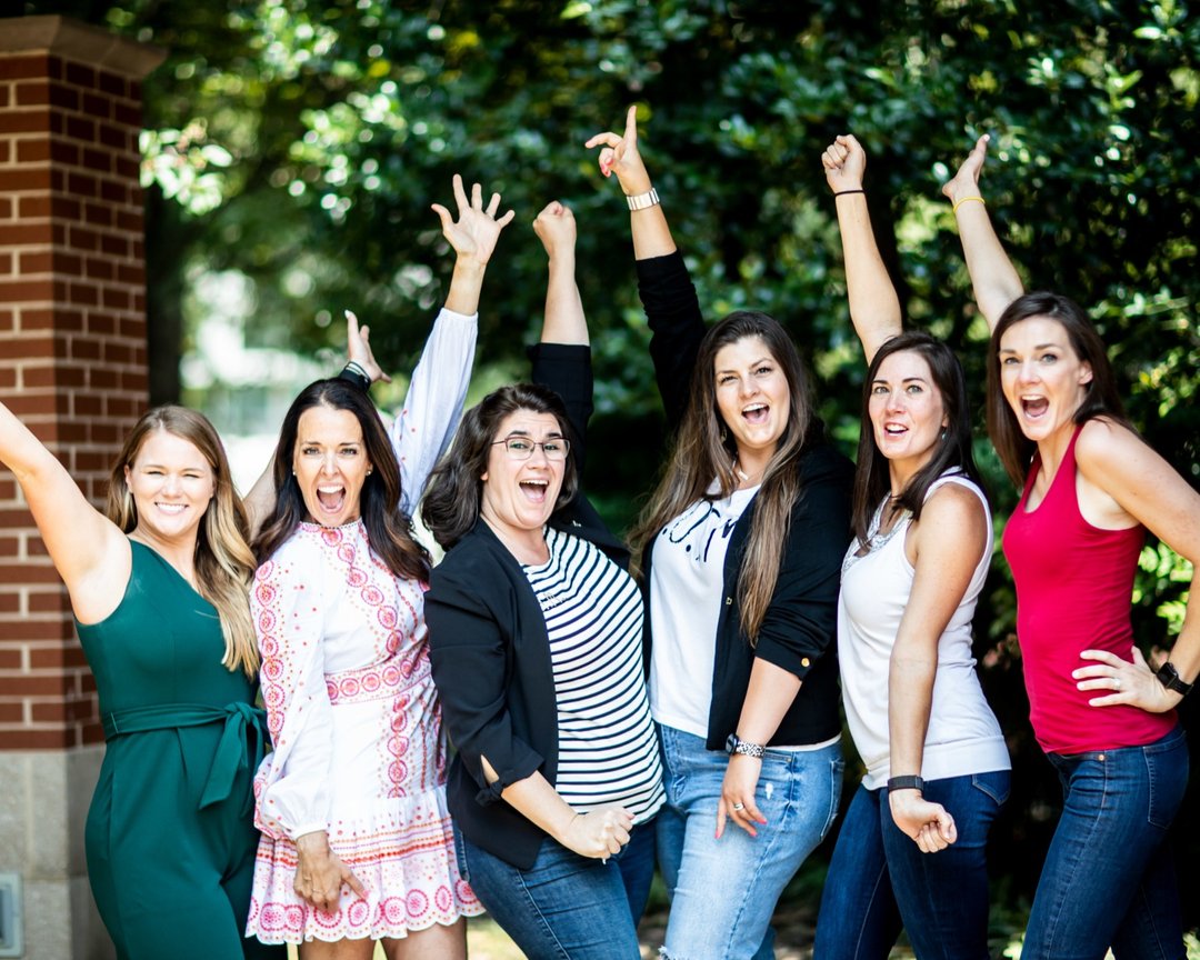 DentalSoiree's tweet photo. “Social media is about the people! Not about your business. Provide for the people and the people will provide you.” — Matt Goulart 🙌🙌
.
.
.
.
.
.
#drjessicaemery #dentalsoiree #womeninbusiness #learnsocialmedia #marketingtips #socialmediatrends #savvysocial #discov https://t.co/8UDl6VEgXX