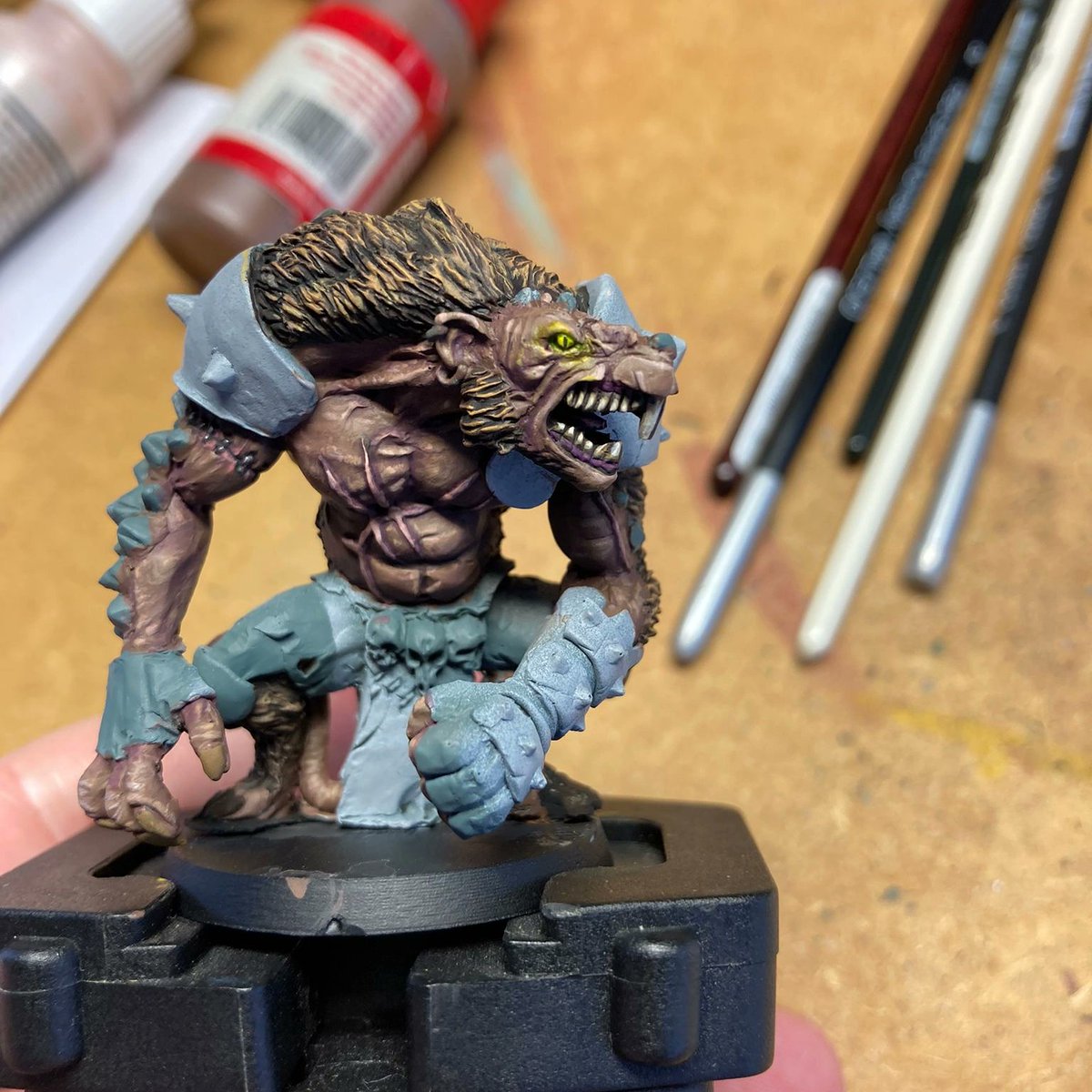 Goblin_Guild's tweet photo. WIP Ogre rat #bloodbowl #fantasyfootball #miniature #paintingminis #tabletop #warmongers #warhamer #Underworld #chaospact #ogrerat https://t.co/DQ586iu3Wk