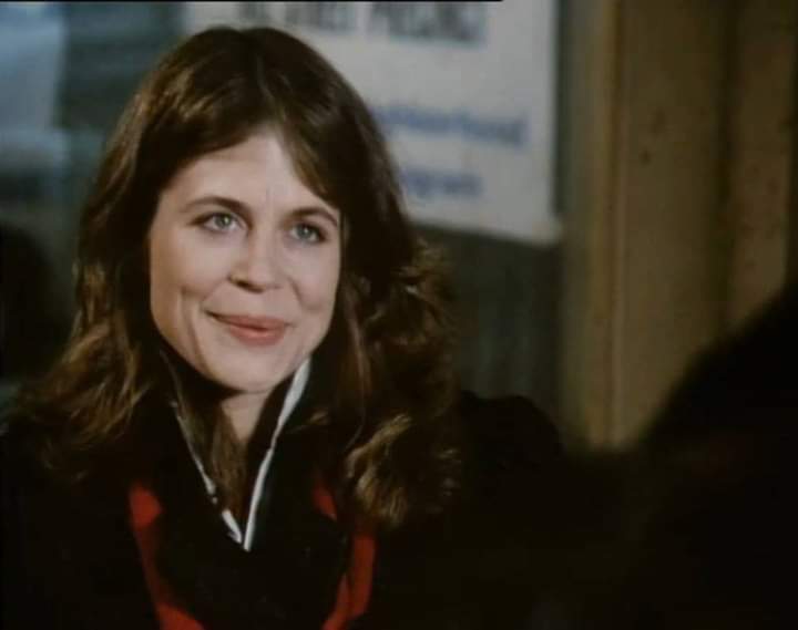 Happy Birthday to Linda Hamilton \"Sandy Valpariso\". 