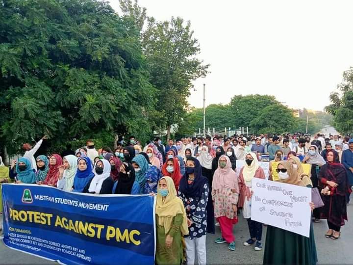 KabirKh68517275's tweet photo. PM remember this is the place where you had given a 126day sit-in. Today you are in govet. There is a govet of justice. So why are these students of the nation gathered here today to seek justice? 
why Not given justice for these student,,?
#MdcatStudentsAtDChowk https://t.co/lY98s5qbB0