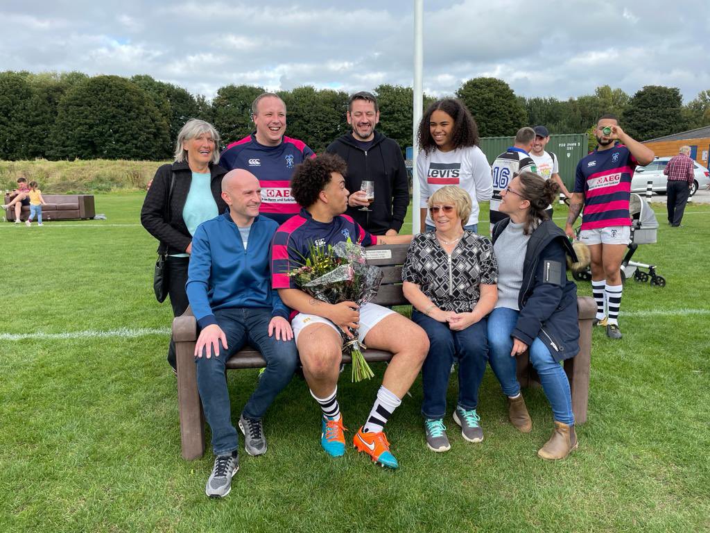 novelette thomas tweet media