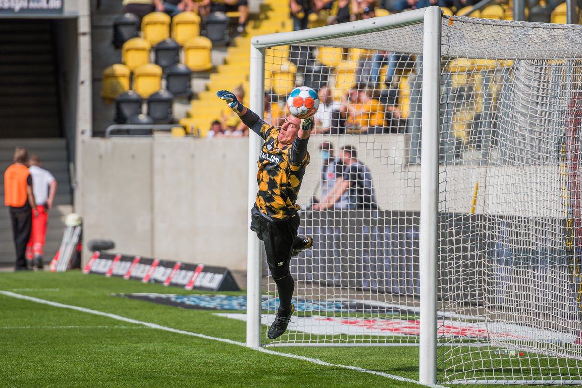 Warm-Up. 🏋️‍♂️💥 #SGDSVW #sgd1953