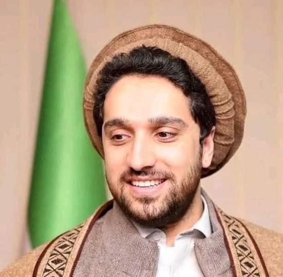 AhmadQasani's tweet photo. منبع:

برخی از چهره های نزدیک به امرالله صالح درتاجیکستان درتلاش اندتااشرف غنی با احمدمسعودتماس تیلفونی برقرار کند.

این افرادوزرای قبلی کابینه اندکه در اطراف امرالله صالح بودو باش دارند.

شخص صالح جز اینکه خودش را سرپرست حکومت اعلام کرده هیچ نقدی بر نشانی آقای غنی نداشته است. https://t.co/SQa7xgcGPo