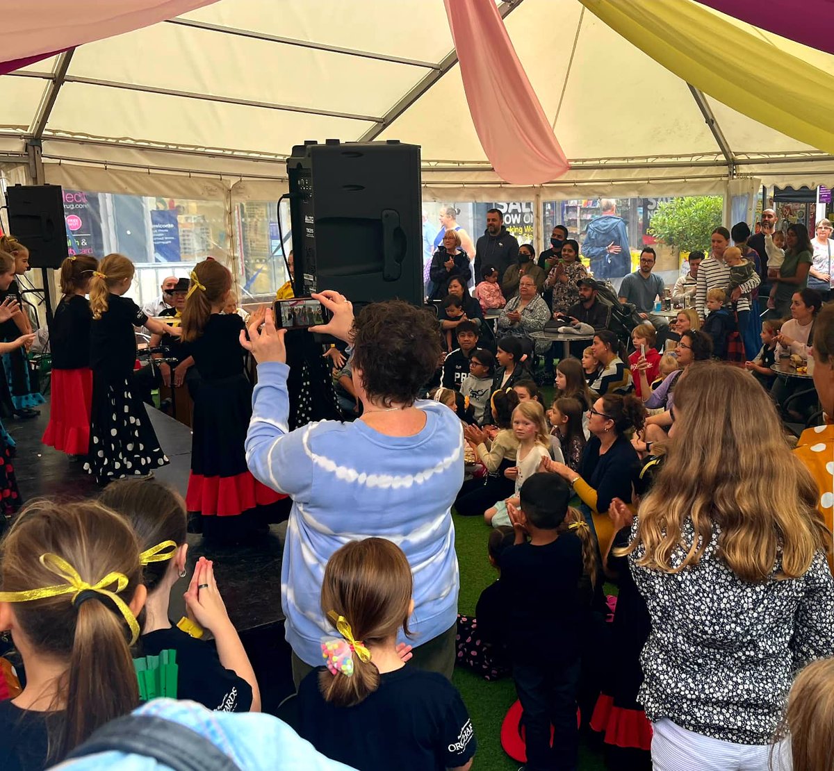 OrchardsShops's tweet photo. A big thank you to all who came to "Haywards Heath Goes Gold 2021" yesterday 🥰 It was a big turn out for a great cause.
It was also a big pleasure to work with the lovely Leppard family.
#sussex #childhoodcancerawareness https://t.co/BDJ1cPAor0