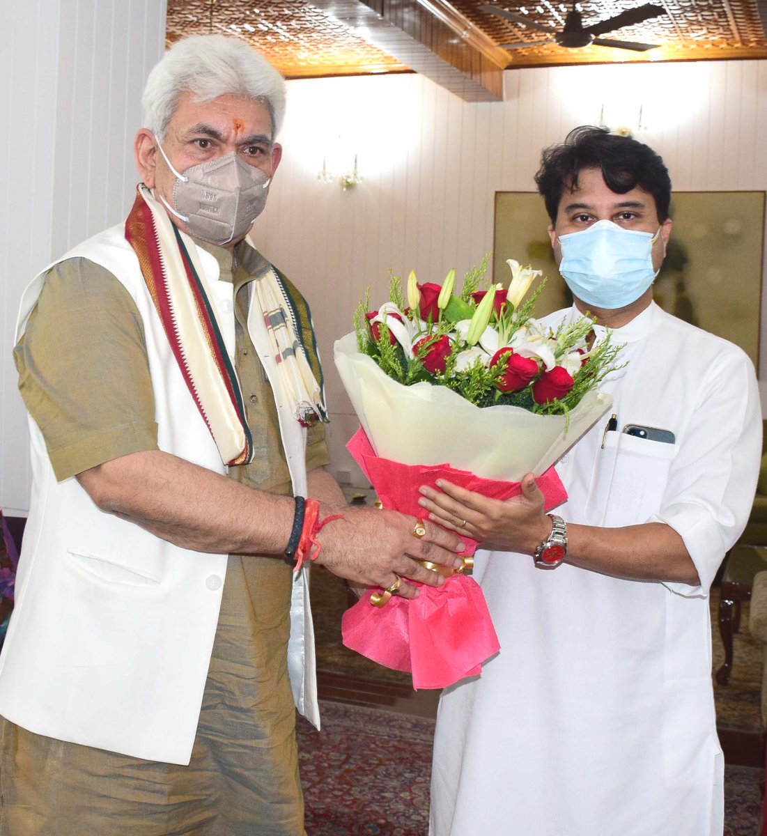 जम्मू-कश्मीर के एल जी श्री <a href="/manojsinha_/">Manoj Sinha</a> जी के साथ मुलाकात करते हुए श्रीमंत <a href="/JM_Scindia/">Jyotiraditya M. Scindia</a> जी <a href="/SumitSh48152510/">@JM_Scindia Samarthak</a> <a href="/JM_ScindiaFC/">Jyotiraditya M. Scindia</a> <a href="/ScindiaG/">Scindia Online</a> <a href="/LokendraParasar/">लोकेन्द्र पाराशर Lokendra parashar</a> <a href="/SR_Pareek/">SR Pareek</a> <a href="/AScindia/">Mahanaaryaman Scindia</a> <a href="/it_scindia/">Team scindia</a>