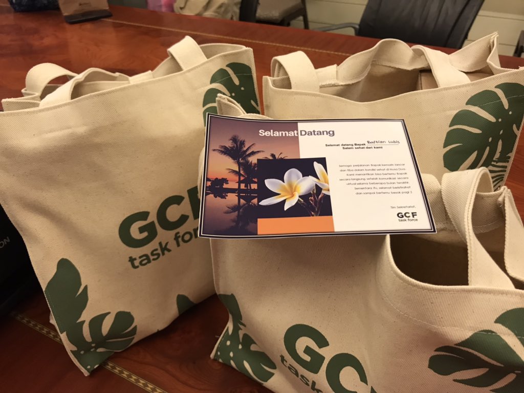 SyahrinaClimate's tweet photo. D-1 to @GCFTaskForce Indonesia Regional Meeting. Due to Covid 19, many delegates have to endured multiple, even overnight, transit to reach the venue in Bali. Nevertheless, the spirits are high, everyone’s healthy and eager to discuss way forward for REDD+. @DelonMH https://t.co/0g4e8O2tTr