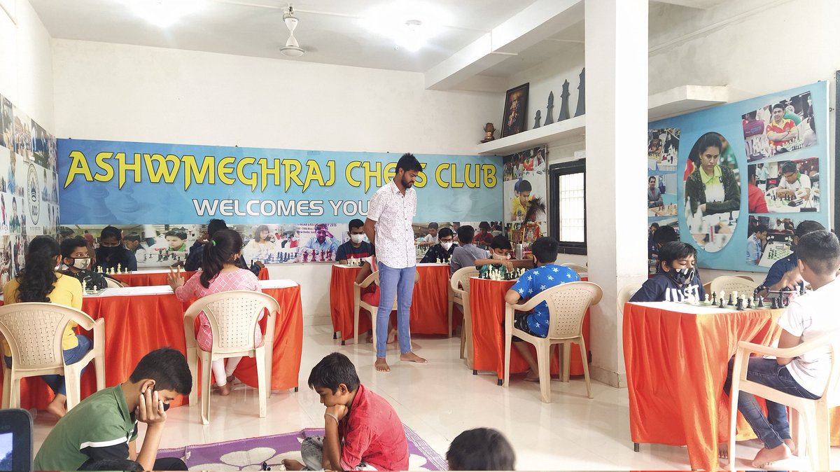 ACCLUB_NDB's tweet photo. Ashwmeghraj Chees Club Organised #Club_Chess_Championship2021 

प्रबोधिनी बुद्धिबळ स्पर्धा 2021 चे काही क्षणचित्रे...!!

#acclub #chess #ndbchess #tournament #ashwmeghrajchessclub 

@ShobharajKhonde @InfoNandurbar @NandurbarSmart https://t.co/dEk50YgzIw