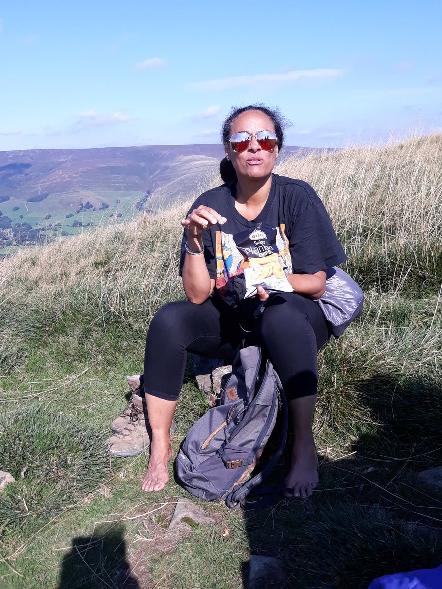 PDistrictMosaic's tweet image. What a glorious day in the Peak District for National #GetOutsideday.  We have made it to Mam Tor via Hollins Cross and it is lunch stop before descending back to Castleton.