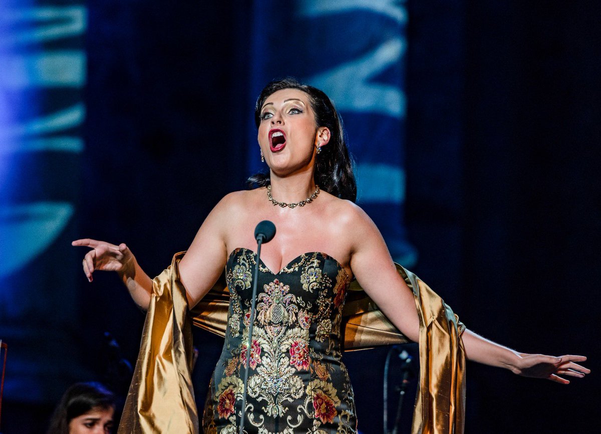 PlacidoDomingo's tweet photo. Gracias 🙏🏻❤️ @STONEandMUSIC photos by @nabscab 

Stone and Music Festival Closing Gala
Teatro Romano, Mérida, Spain, 25 September 2021
Plácido Domingo, Adela Zaharia, Xabier Anduaga
Orquesta Filarmónica de España, conducted by Josep Caballé Domenech. https://t.co/vEEykY16WC