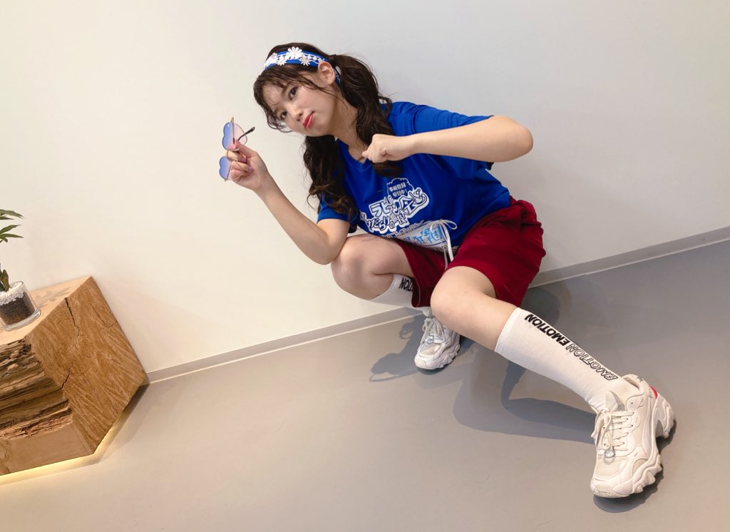 奥 紗瑛子 ラピッ競技大会 学校の体育祭みたいで ホント楽しかったあー 背中に仏恥義理って書いたり くぼりさが はちまきデコレーション してくれたり せいかちゃんも メガホン用意してくれて 結果は負けちゃったけど うちらアバンギャルド