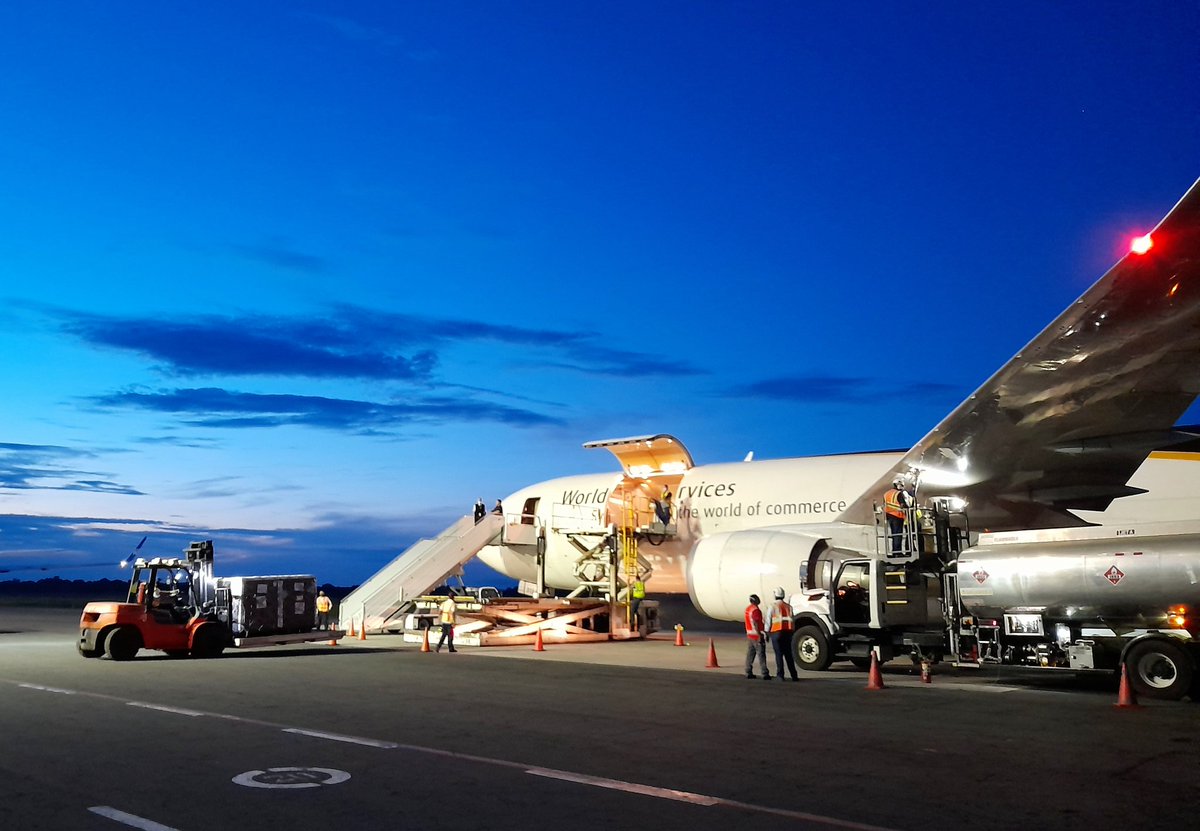 EmbEspNicaragua's tweet photo. 🛬Llega a 🇳🇮 un cuarto lote de 499.200 dosis de Astrazeneca donadas por España 🇪🇸 al pueblo nicaragüense. Con esta nueva entrega, el total de 💉 donadas asciende a 1.130.020, consolidando a España 🇪🇸 como el principal donante internacional de vacunas a Nicaragua. https://t.co/IkkwSXpVf3