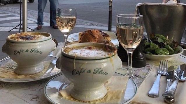 etherealfairies's tweet photo. parisian city break with friends☕️🍂 https://t.co/5CyZ4cyJhY