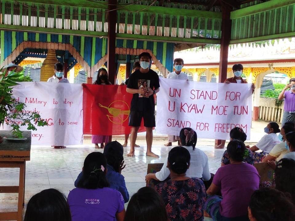 Protest against military dictatorship by locals  from Salingyi &amp; Monywa Students Union #FreezePaymentsToJunta #WhatsHappeningInMyanmar #Sep26Coup
