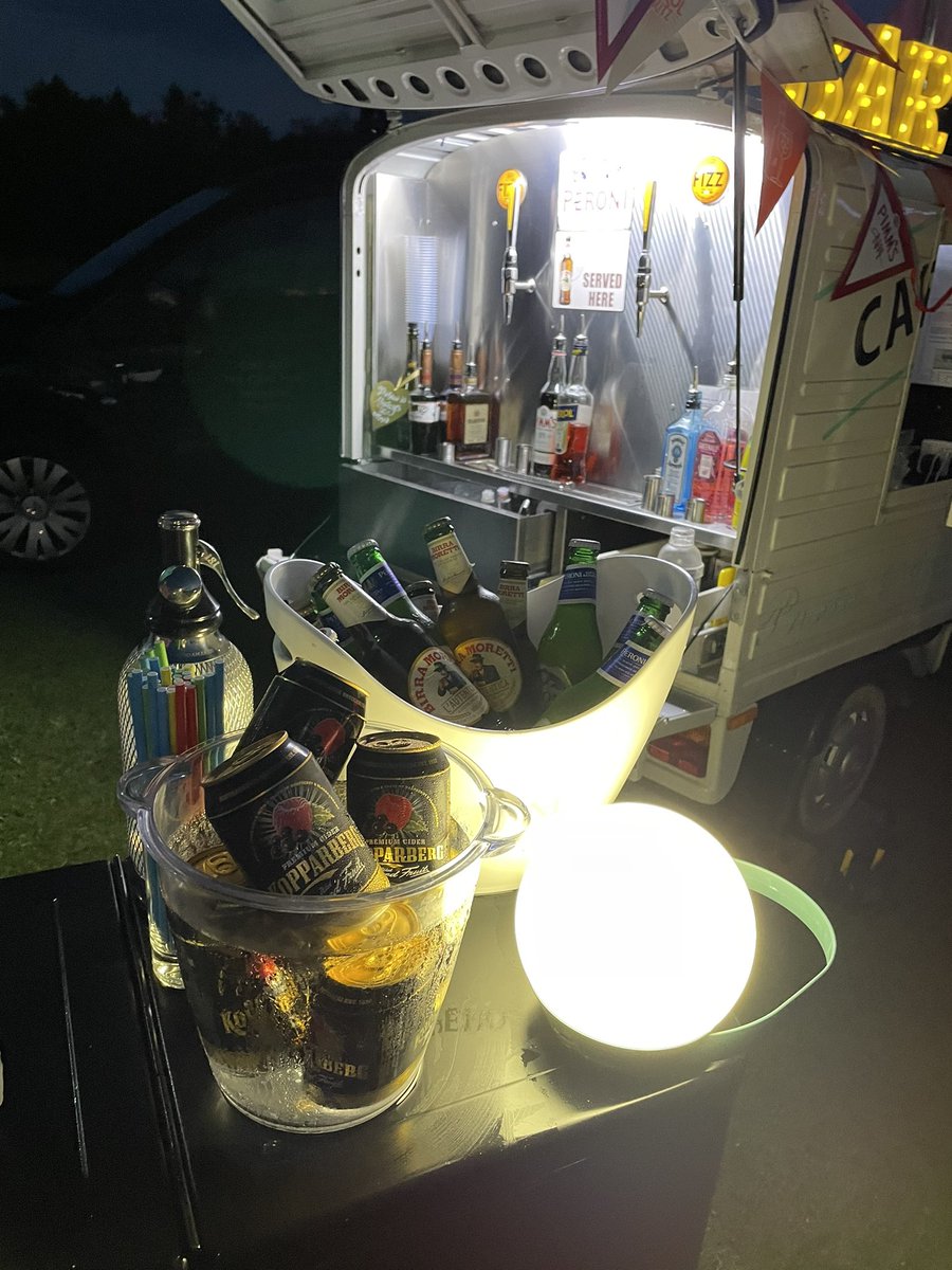 azul_ice's tweet photo. Fab night @PartyOTPitch21 #thankyouforhavingus ๐ฅ #bestnightinages #welldone #yvetteroyale #lovedit ๐ฅณ๐๐ธ๐บ๐ฅ๐น๐ฅ๐ฅฐ https://t.co/VXZproeXnW