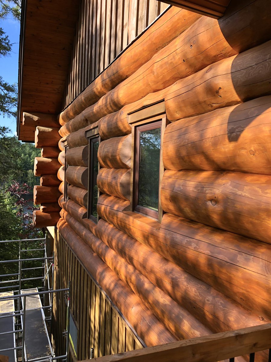HuntHandi's tweet image. Log home restoration in progress