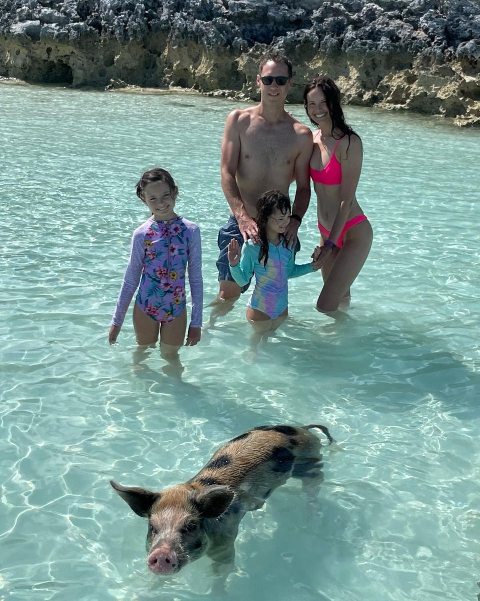 PigsofParadise's tweet photo. Ticking off that family #bucketlist trip can be magical.
πΈ: @Laura_shields_ / IG
*Order your copy today https://t.co/DRd519U20M
Link in bio π·π¦ππ΄β£β£
#pigsofparadise #bahamas #pigbeach #pigs #book #dreamvacation #traveltips #featurefilm #pigsofinstagram #famousβ£ #t ... https://t.co/dSE2k37Ccn