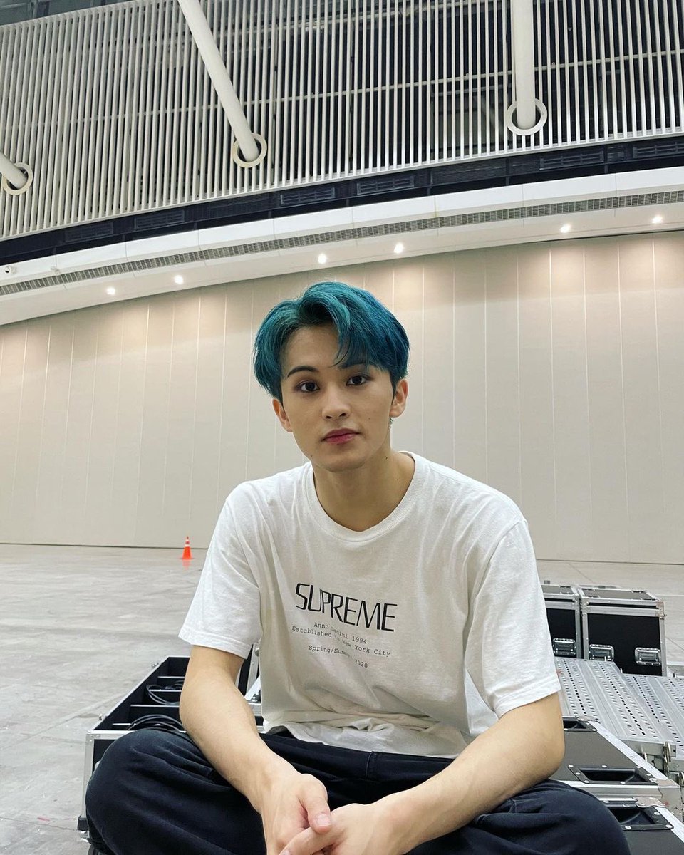 LOOKSMKL's tweet photo. #MARK ig update: “just me and a cone😐” https://t.co/aEsj78Py8O
