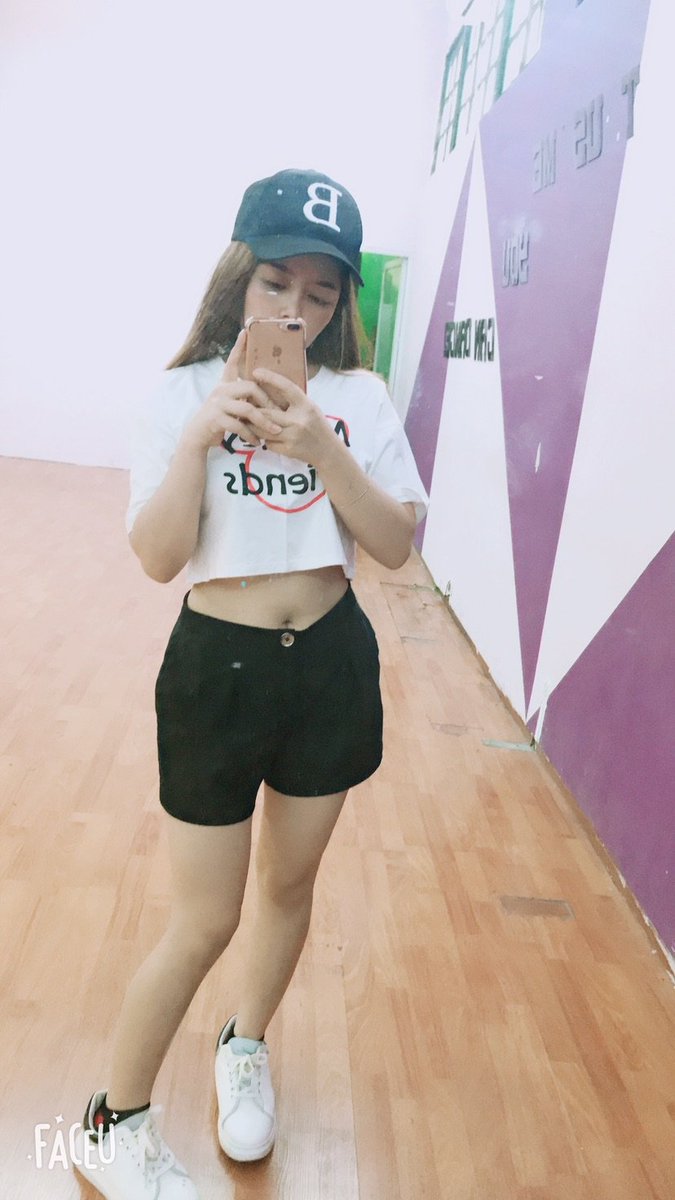 viral_prodya's tweet photo. Hello Im from Việt Nam. Wy #gagahi ID is 40783656. Clike the link in the bio to get the account. #sundayvibes #SundayMorning #GlobalCitizenLive #Livestream #StreamingLive #Twinder  #twitch #gagahiDoBetter #DoBetter #萝莉 #小萝莉 #萝莉音 #萝莉妹 #萝莉学生妹 #gagahiApp https://t.co/lQ7kEIRNJG