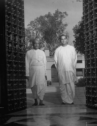 IndiaHistorypic's tweet photo. 1940s ::  Industrialist G. D. Birla With Sardar Vallabhbhai Patel https://t.co/6roDxJE3oe